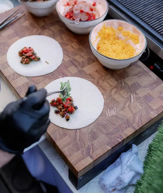 Кейтеринг меню №1226 в стиле Street Food. Фуршет с Анимационными станциями на 250 персон