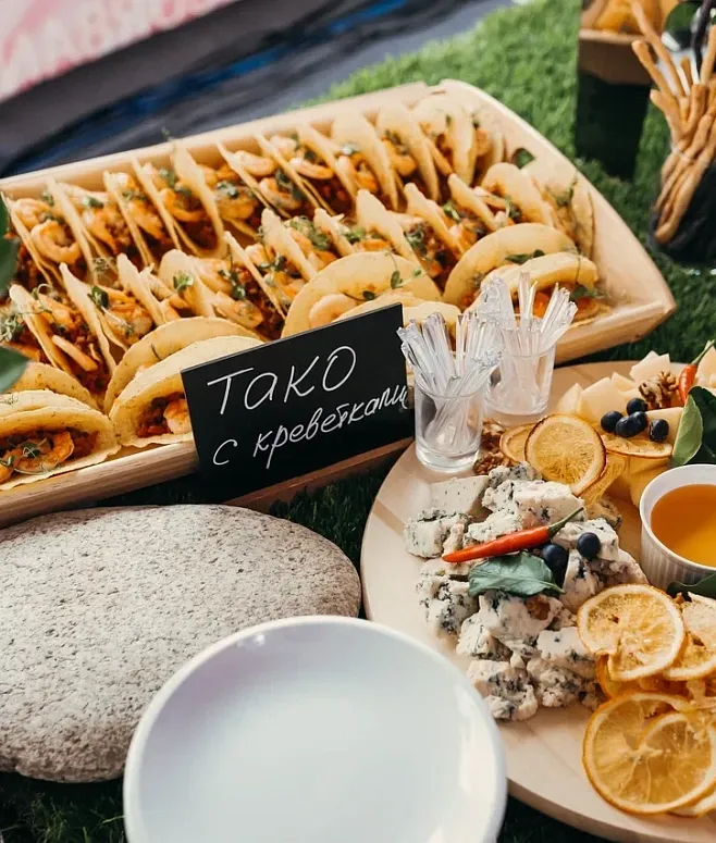 Фуршетное меню №605 в стиле «Street food» на 1000 персон — фото