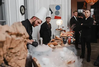 Фуршет с Анимационными станциями. Канапе и мини-закуски, анимационные станции холодных закусок, сэндвичи на круассанах, ...