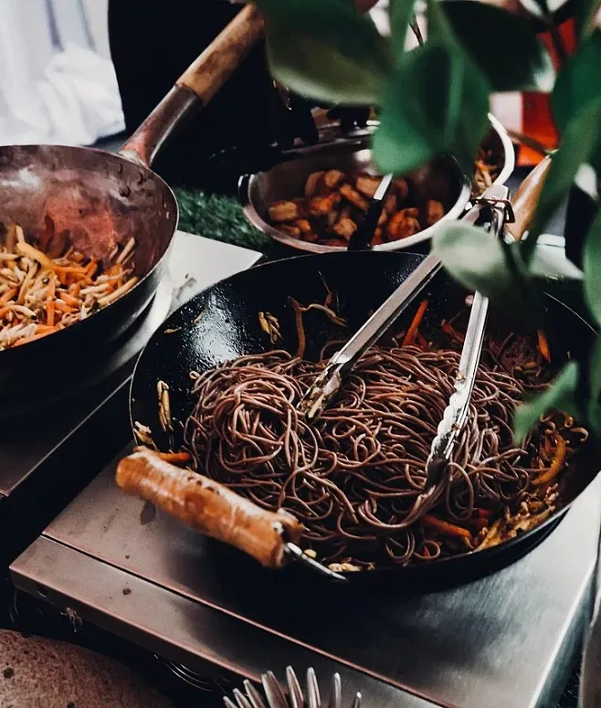 Кейтеринг меню №1254 в стиле Street Food. Фуршет с Анимационными станциями на 100 персон